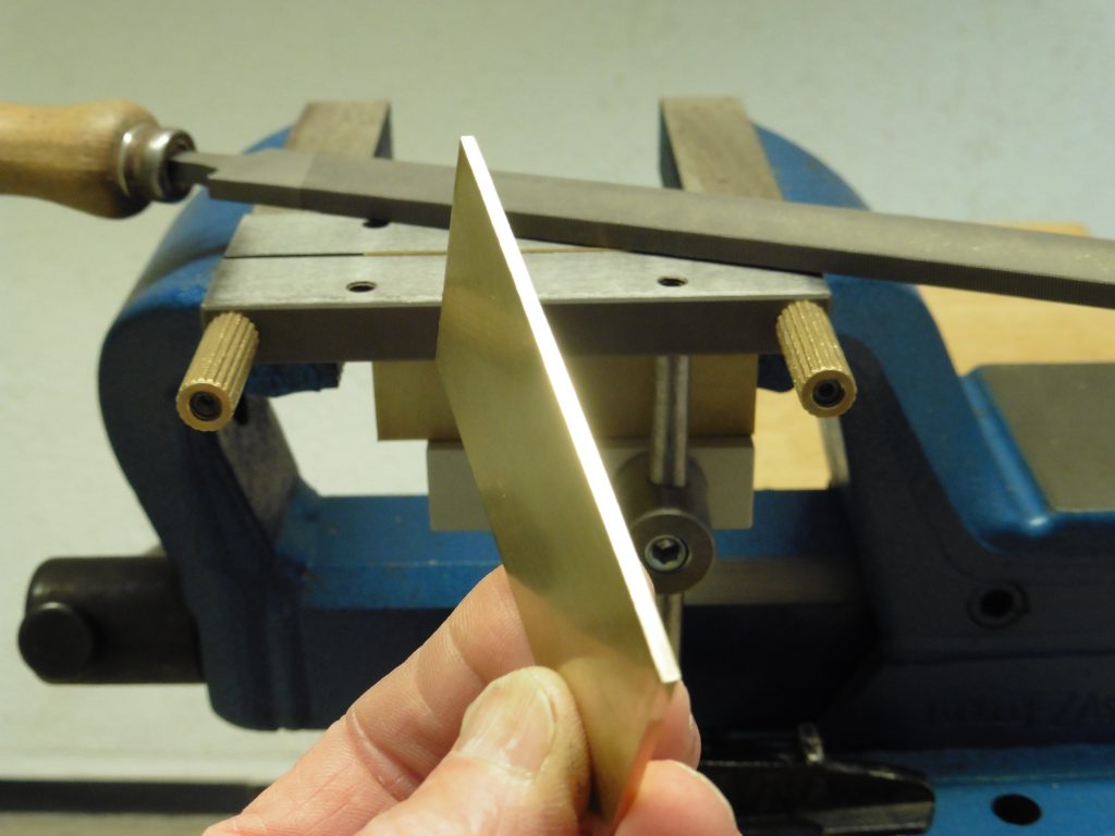 Werkstück mit präzise gefeilter Kante