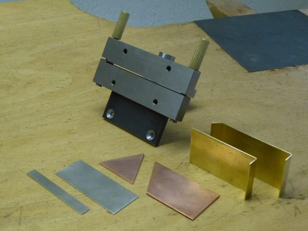 Arbeitsbespiele mit der Formatschnittlehre gefertigt